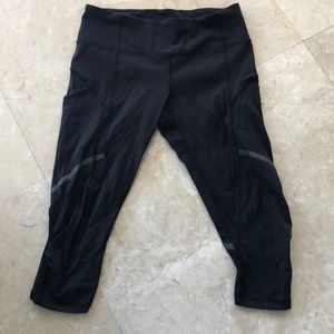 Size 6 lulu crop leggings